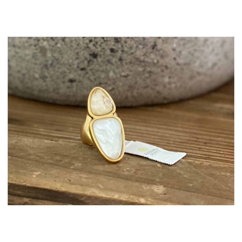 Kendra Scott • “Margot” Ring